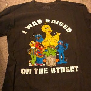 Brown Sesame Street T-shirt sz small